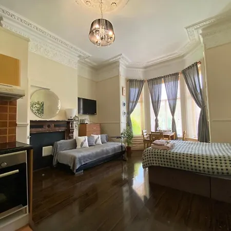 アパート Spacious Victorian ダブリン